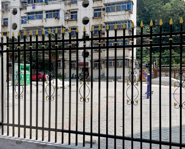 十堰鐵藝護欄的維護常識是什么？